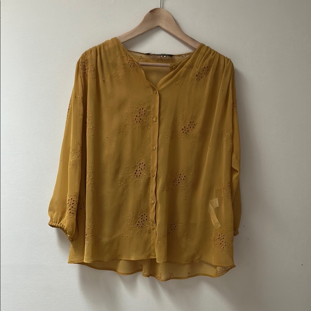 Zara Women's Mustard Button-Up Blouse